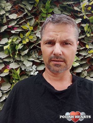 Naturalny, spokojny facet z charakterem. Cenię szczerość, dobrą rozmowę i poczucie humoru. Bez udawania — po prostu jestem sobą. Naturalny, spokojny facet z charakterem. Cenię szczerość, dobrą rozmowę i poczucie humoru. Bez udawania — po prostu jestem sobą.